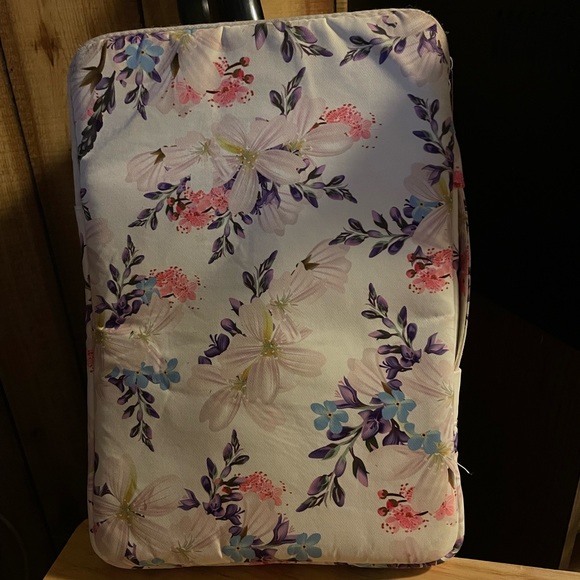 kinmac case for MacBook used but in excellent condition - Picture 1 of 3